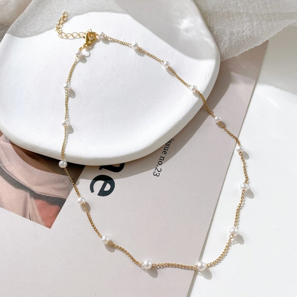 Round Pearl Station Chain Necklace in Gold - Picture 5 of 7